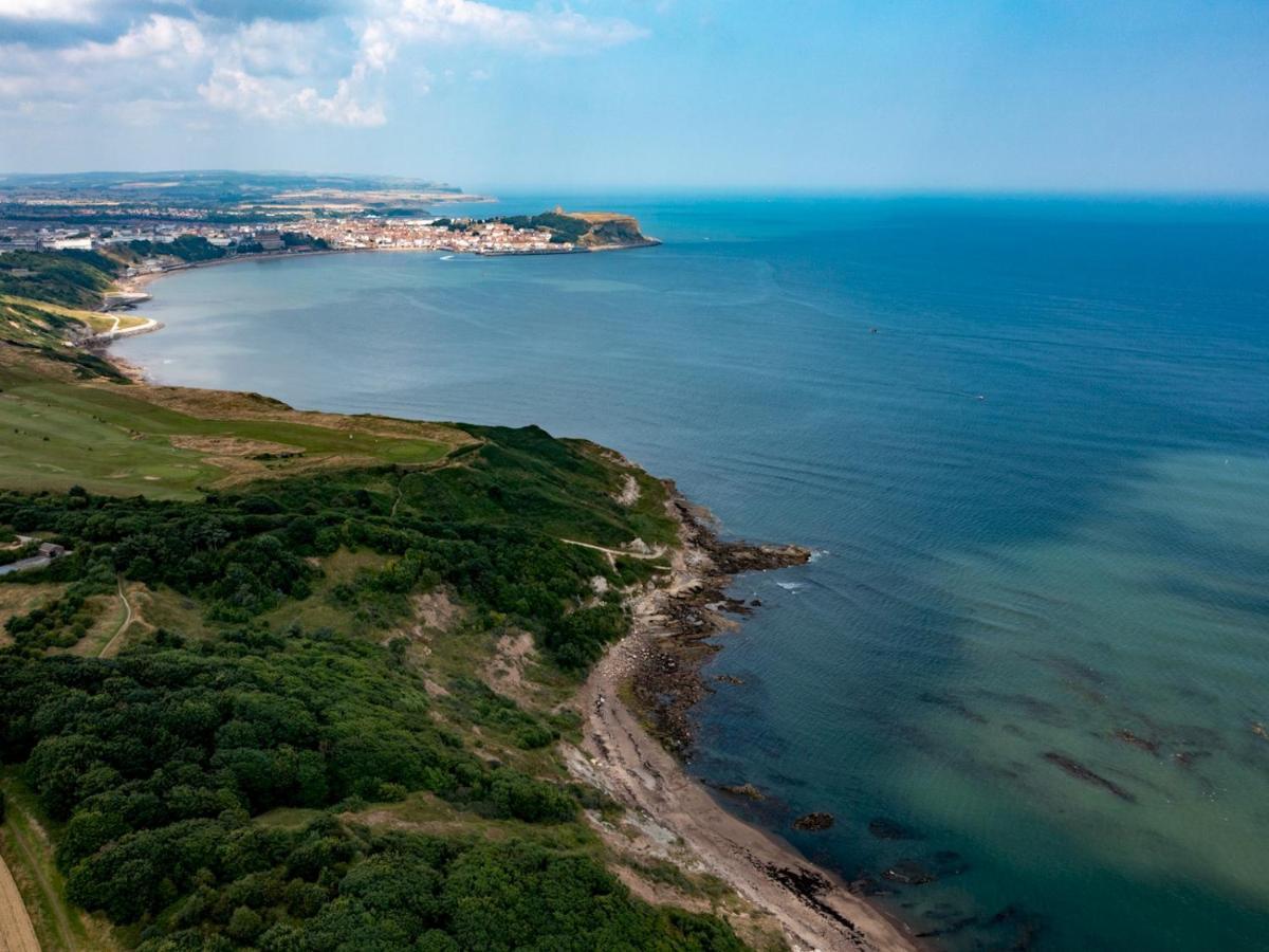Pass The Keys Amazing 4 Bedroom Property- Hot Tub & Sea Views Скарборо Екстер'єр фото
