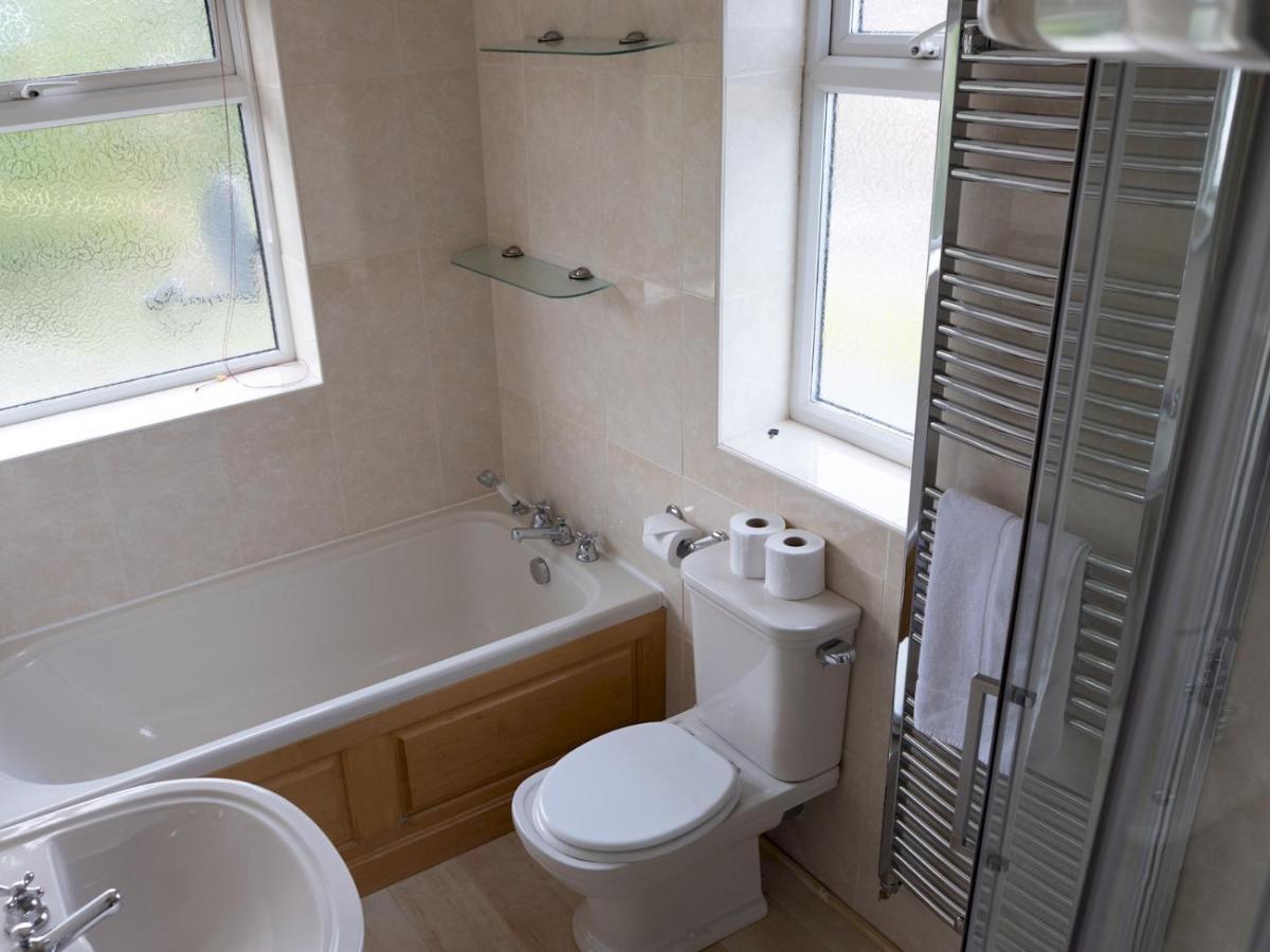 Pass The Keys Amazing 4 Bedroom Property- Hot Tub & Sea Views Скарборо Екстер'єр фото